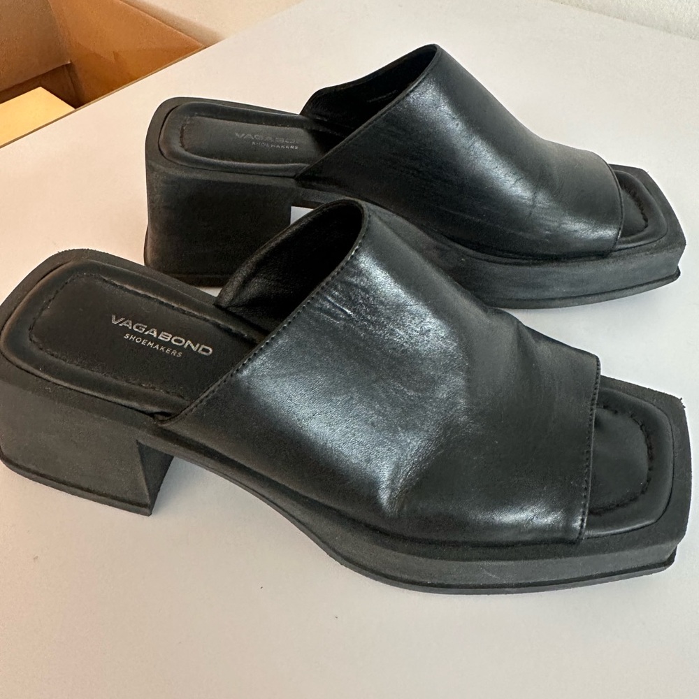 Vagabond Black Leather Mules for Women